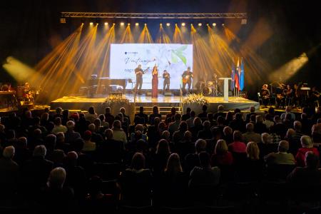 Neža Drobnič Bogataj, skupina Belin, foto: Rok Majhenič